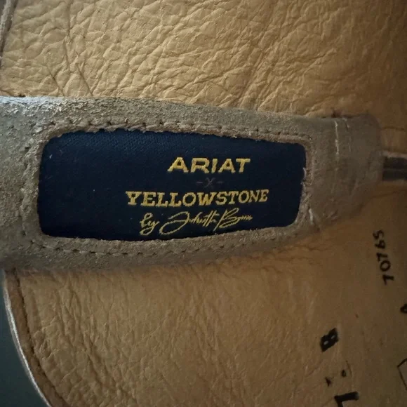 BNIB Women’s Ariat x Yellowstone Arena Dirt Boot in TAN ROUGHOUT|TOFFEE CRUNCH - Picture 10 of 12